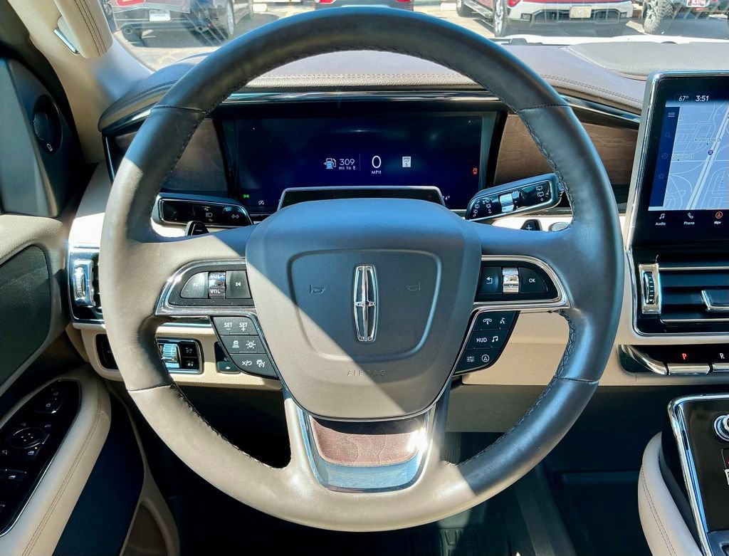 Used 2024 Lincoln Navigator Reserve w/ Monochromatic Package AWD/4WD image 39