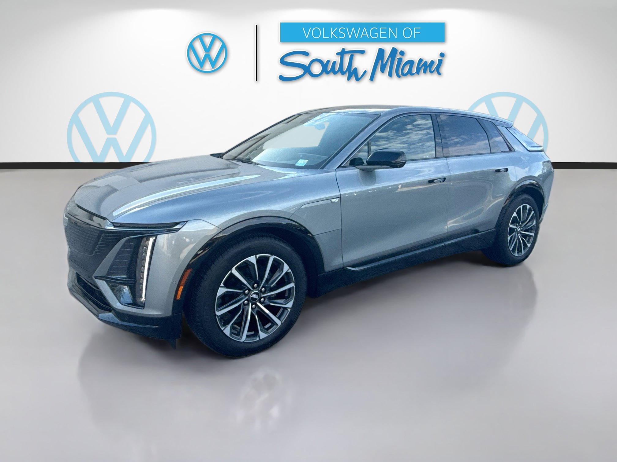 Used 2024 Cadillac Lyriq Sport RWD image 3