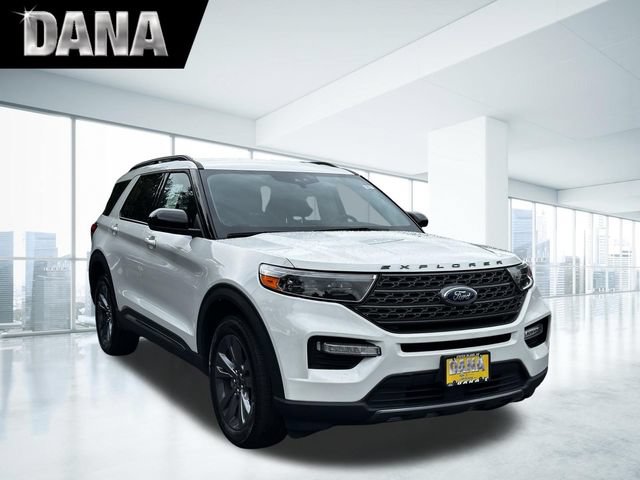 Certified 2023 Ford Explorer XLT w/ Equipment Group 202A AWD/4WD image 1