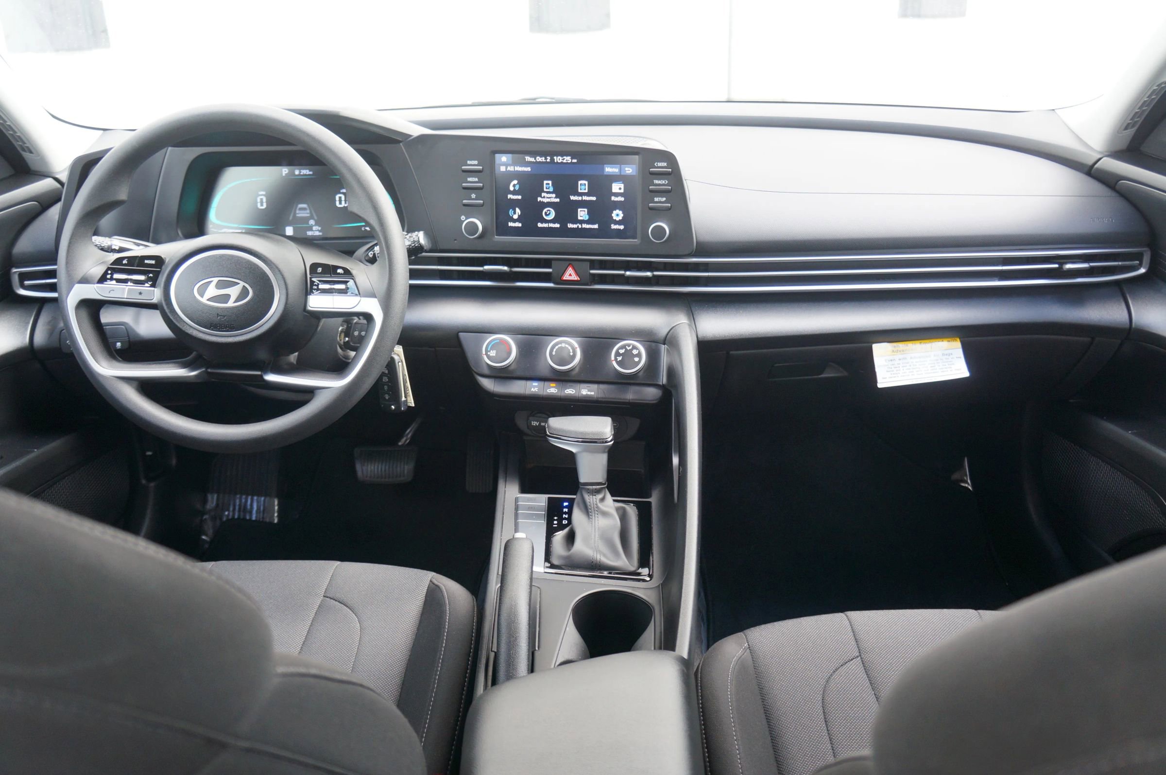 Used 2024 Hyundai Elantra SE image 32