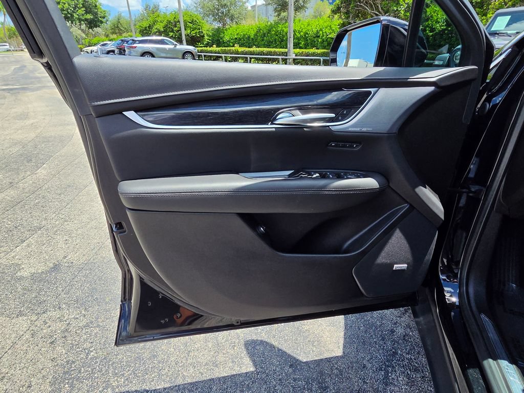 Used 2022 Cadillac XT5 Premium Luxury w/ Technology Package FWD image 26