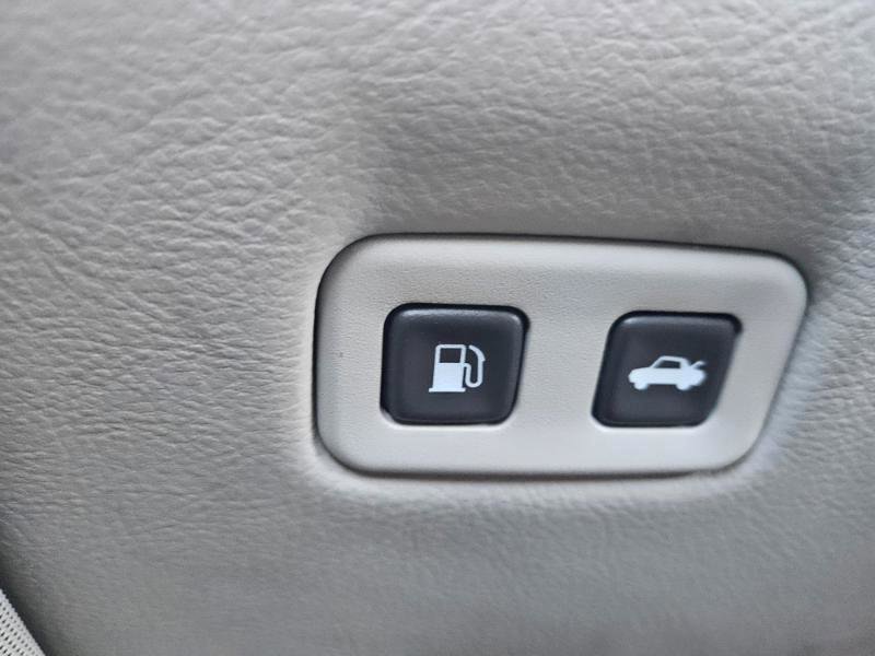 Used 2006 Chevrolet Corvette Coupe w/ Preferred Equipment Group image 37