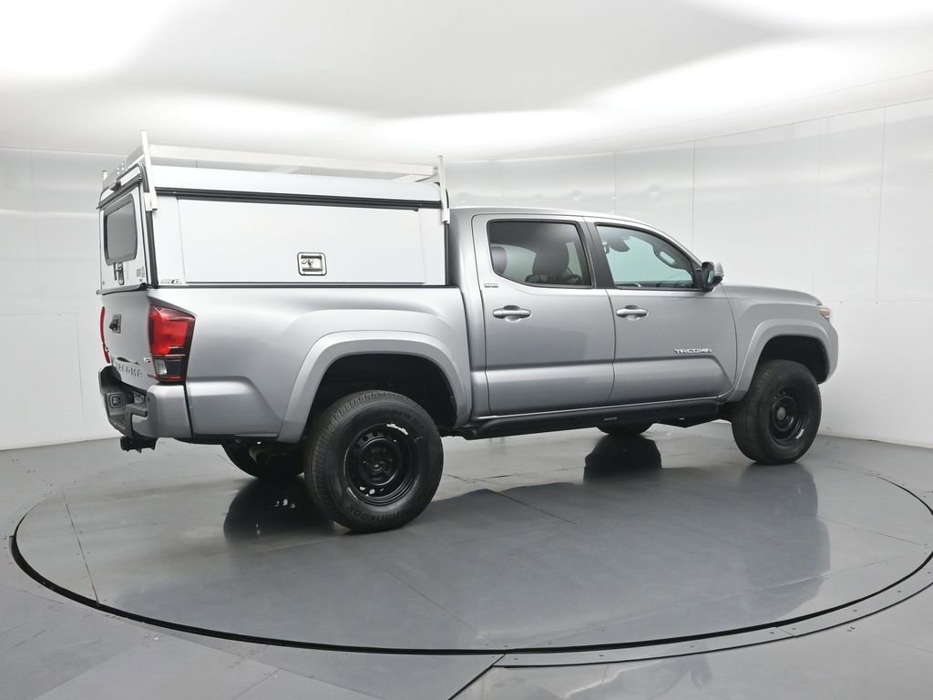Used 2020 Toyota Tacoma SR5 AWD/4WD image 25