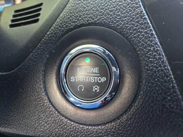 Used 2017 Ford Explorer XLT image 23