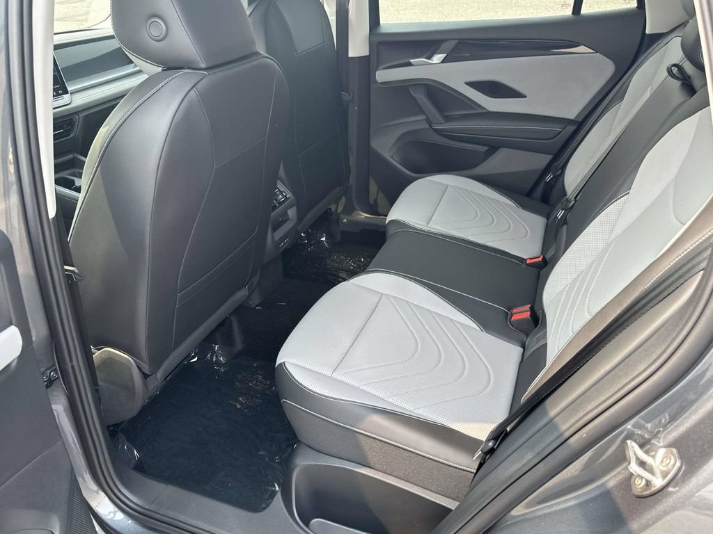 New 2026 Volkswagen Tiguan SE AWD/4WD image 8
