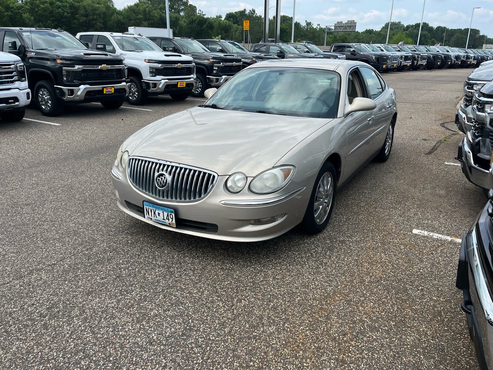 Used 2009 Buick LaCrosse CX FWD image 2