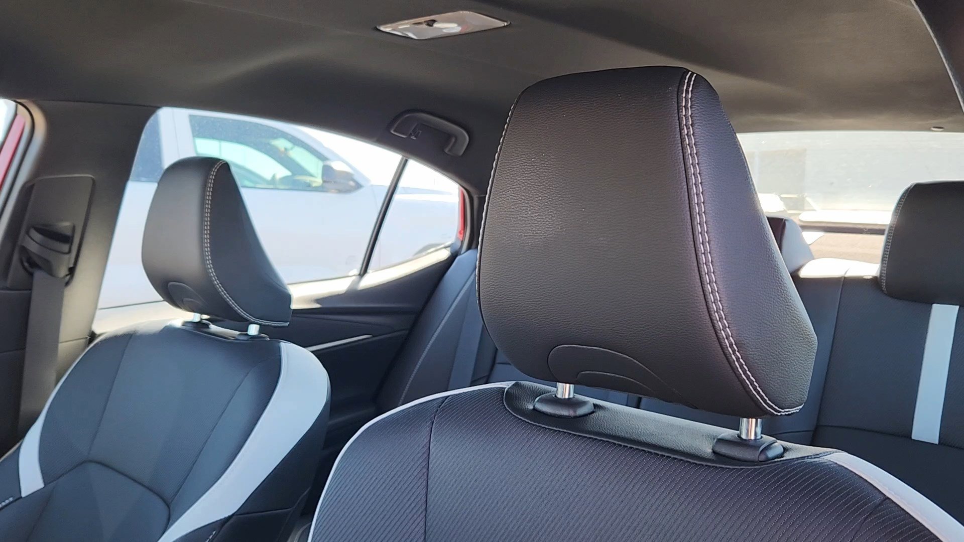 Used 2025 Toyota Camry SE w/ Convenience Package image 10