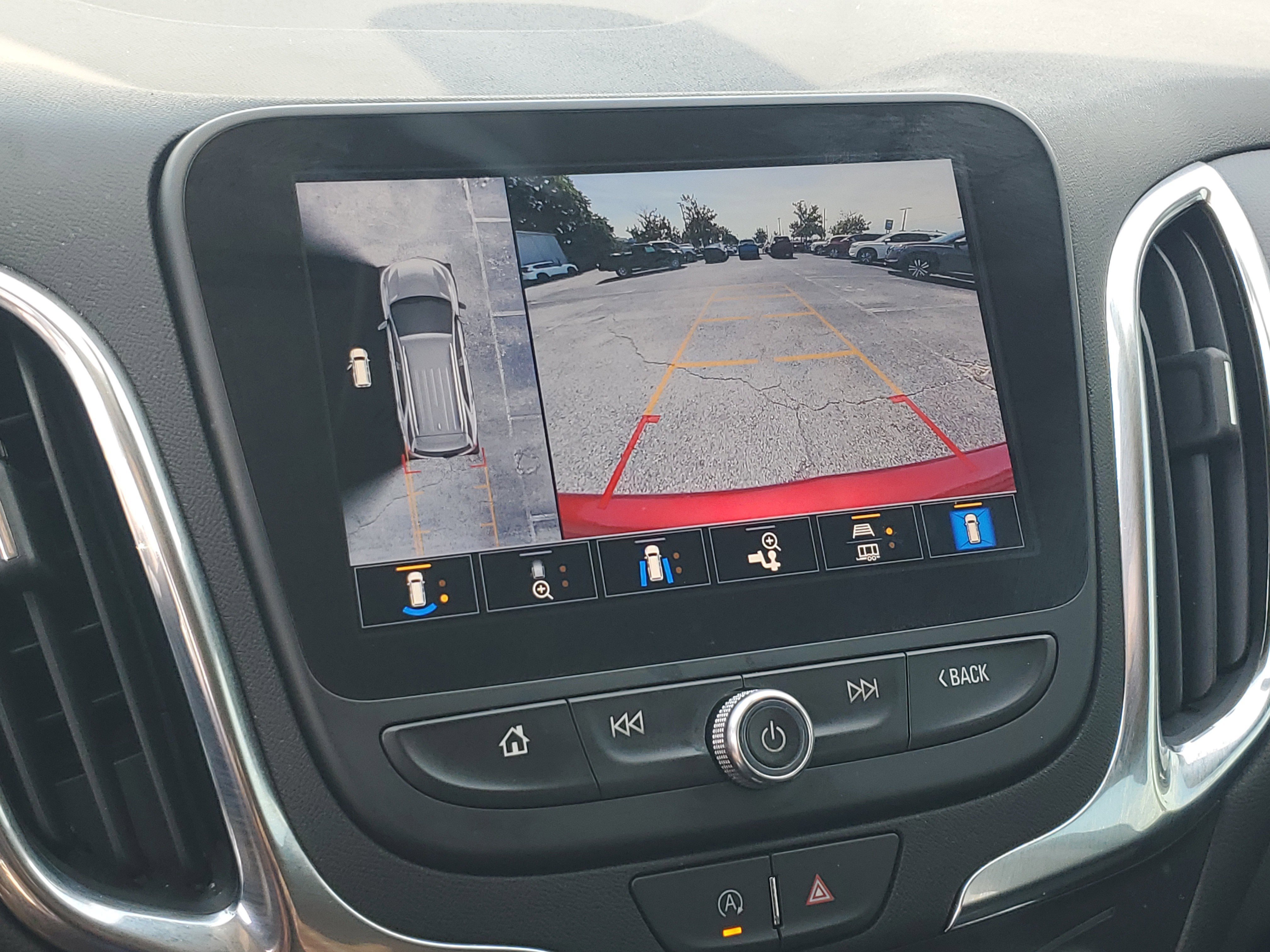 Used 2024 Chevrolet Equinox LT FWD image 24