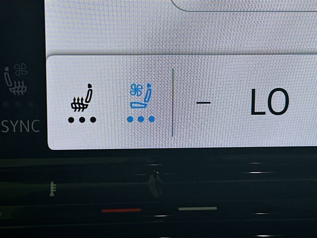 New 2026 Volkswagen Atlas Cross Sport SE image 19