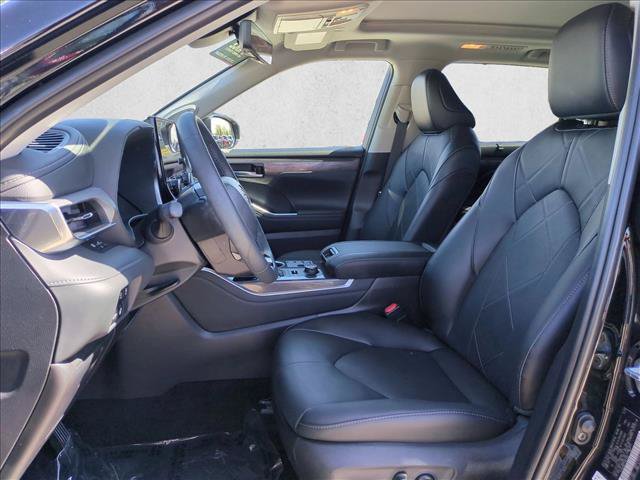 Certified 2026 Toyota Highlander Platinum AWD/4WD image 16