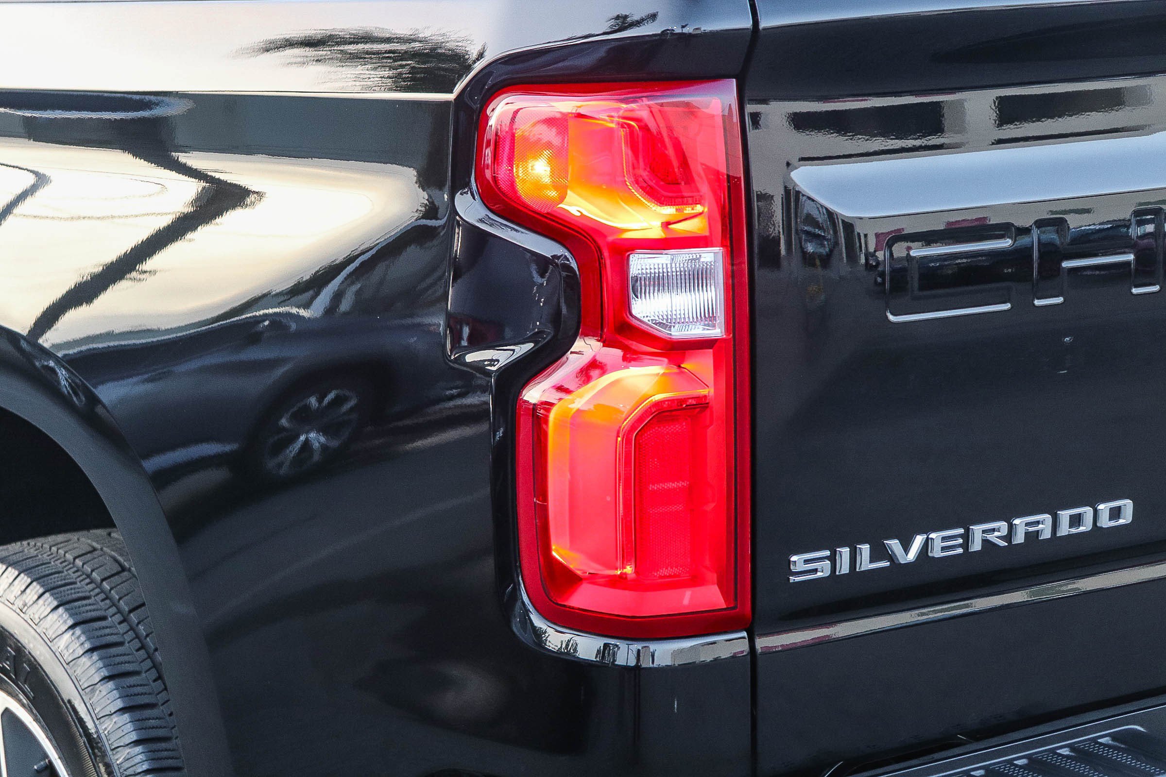 Used 2024 Chevrolet Silverado 1500 RST w/ Convenience Package II image 11