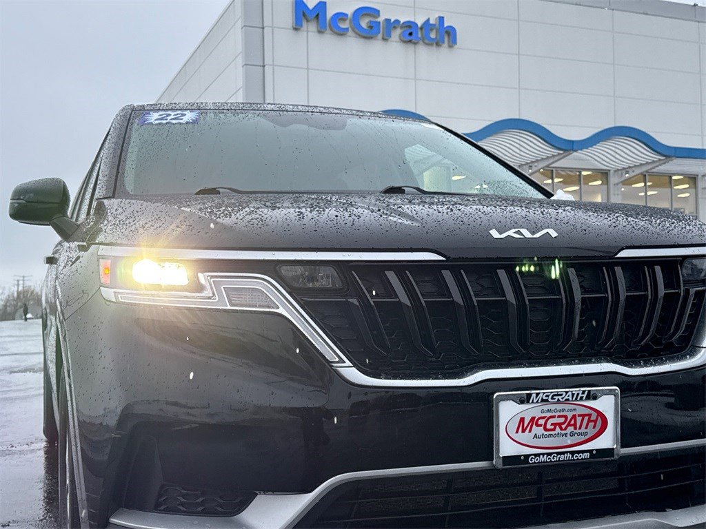 Used 2022 Kia Carnival LX image 11