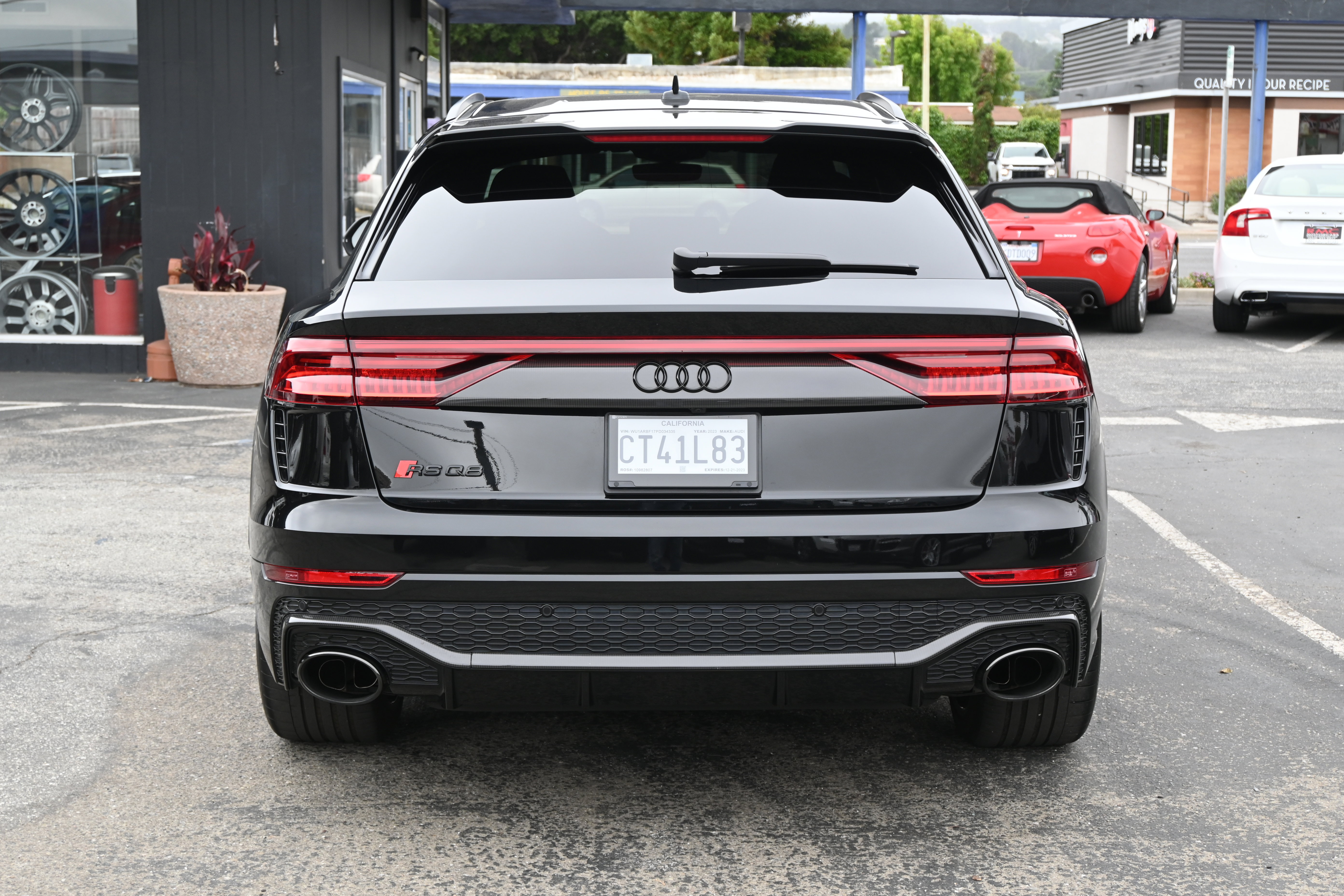 Used 2023 Audi RS Q8 w/ Black Optic Package image 4