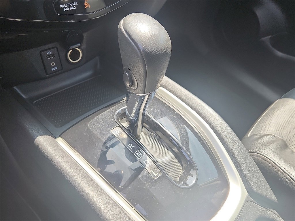 Used 2016 Nissan Rogue SL w/ SL Premium Package image 16