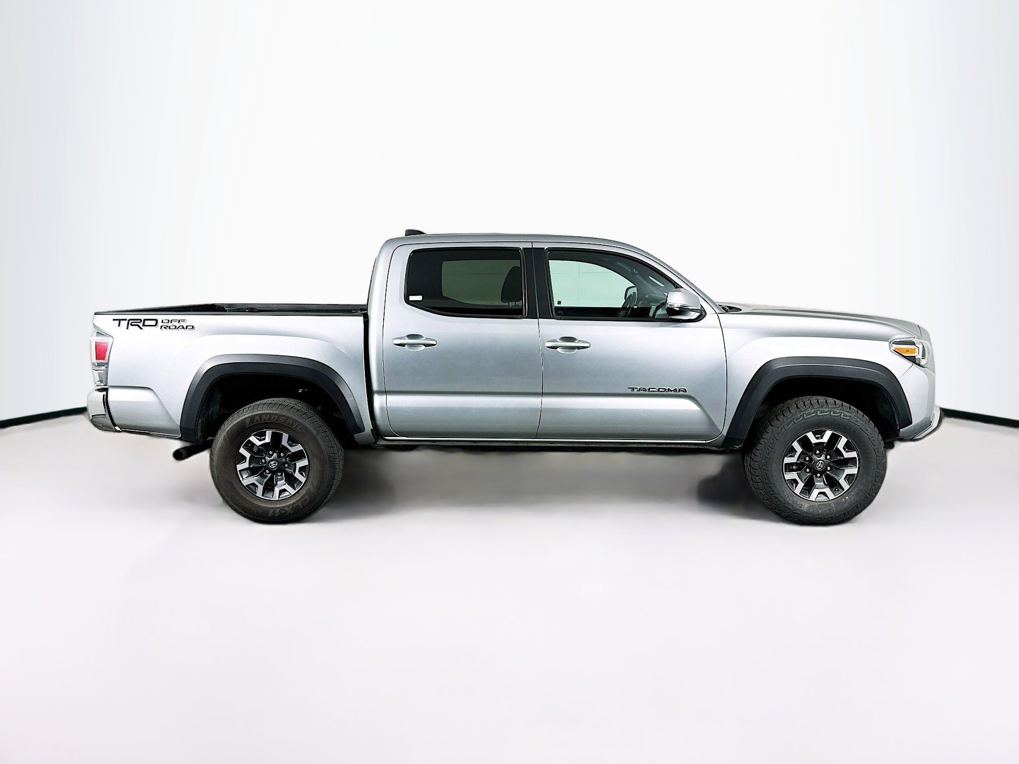 Used 2023 Toyota Tacoma TRD Off-Road image 10