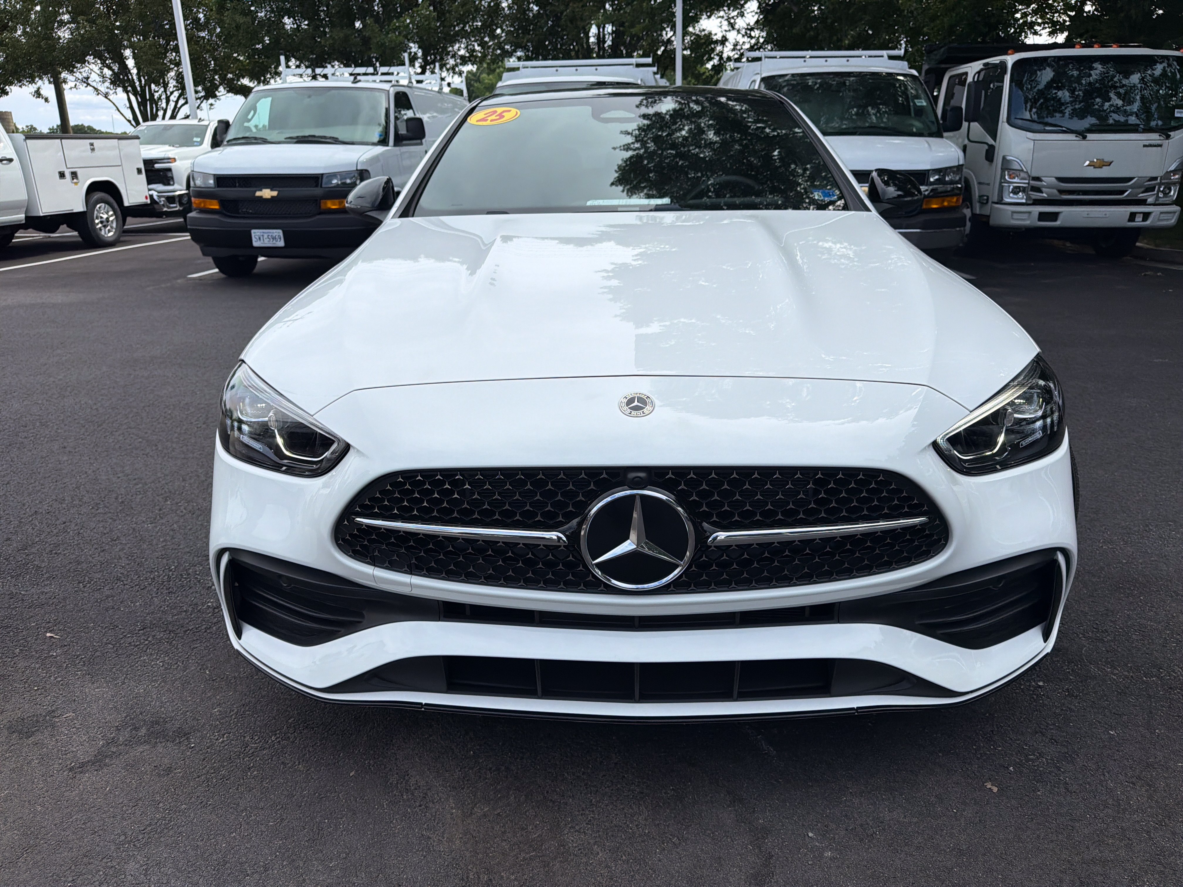 Used 2025 Mercedes-Benz C 300 4MATIC Sedan image 3