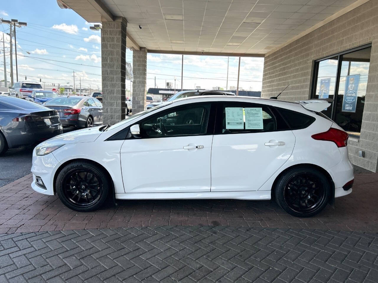 Used 2017 Ford Focus ST FWD image 7