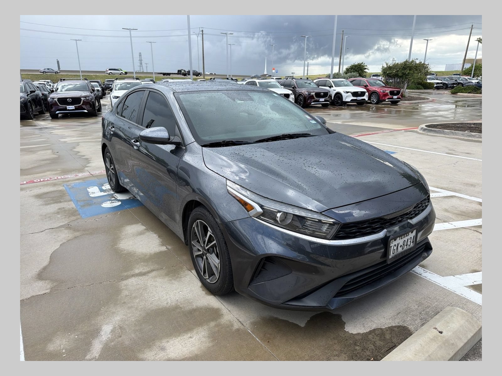 Used 2022 Kia Forte LXS FWD image 1