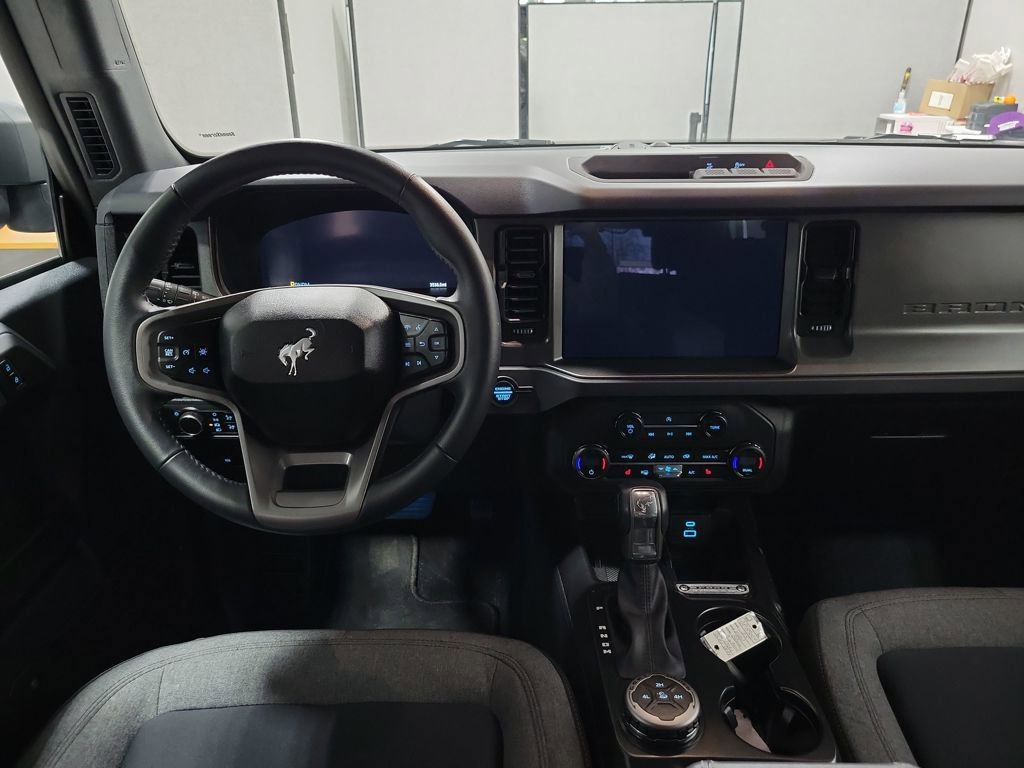 Used 2025 Ford Bronco Big Bend image 3