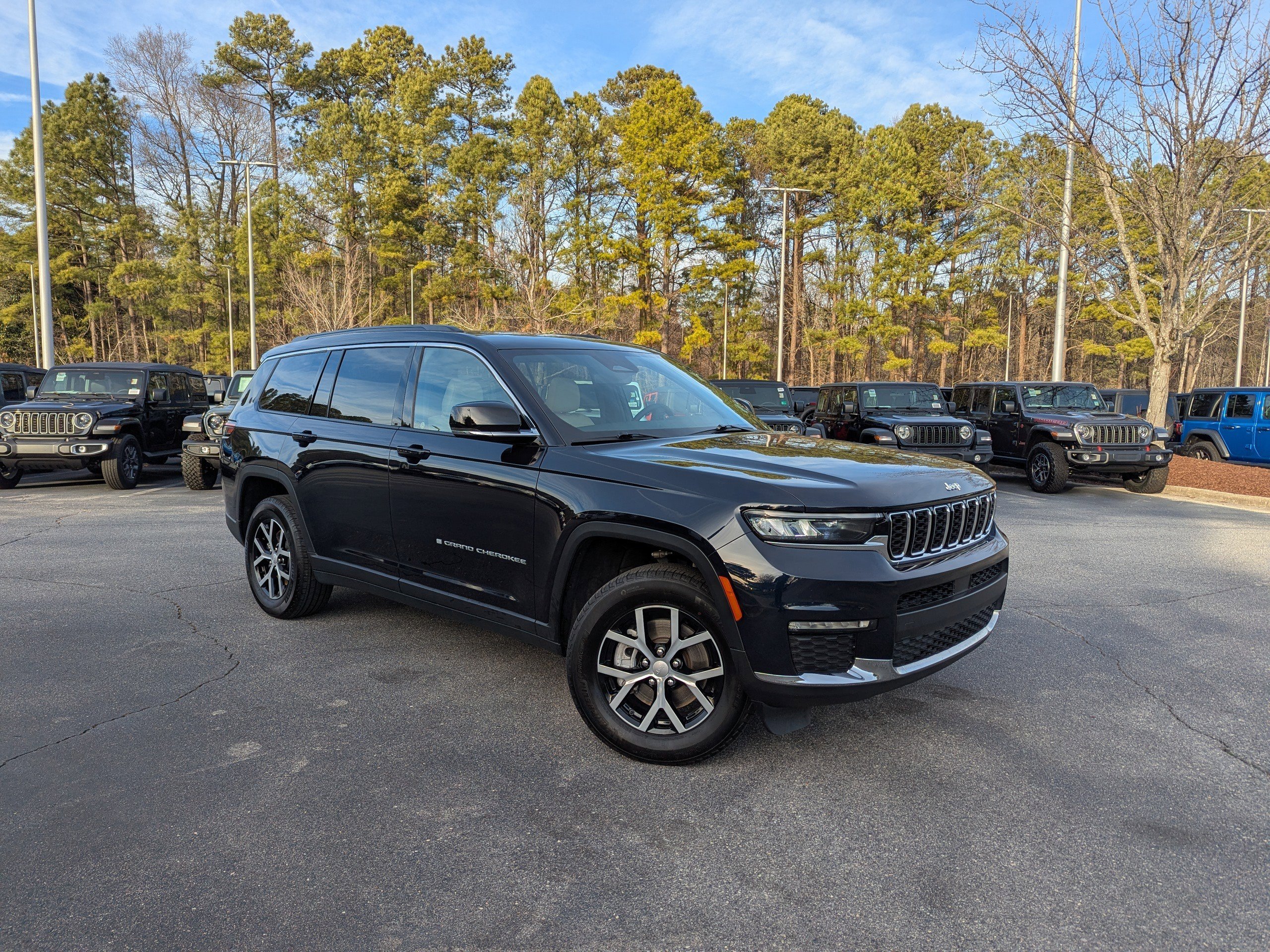 Certified 2024 Jeep Grand Cherokee L Limited image 3