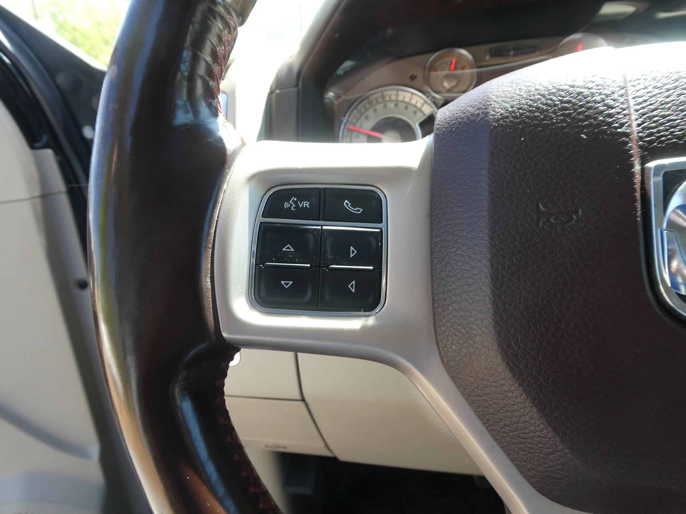 Used 2018 RAM 1500 Laramie Longhorn w/ Longhorn Southfork Package AWD/4WD image 19
