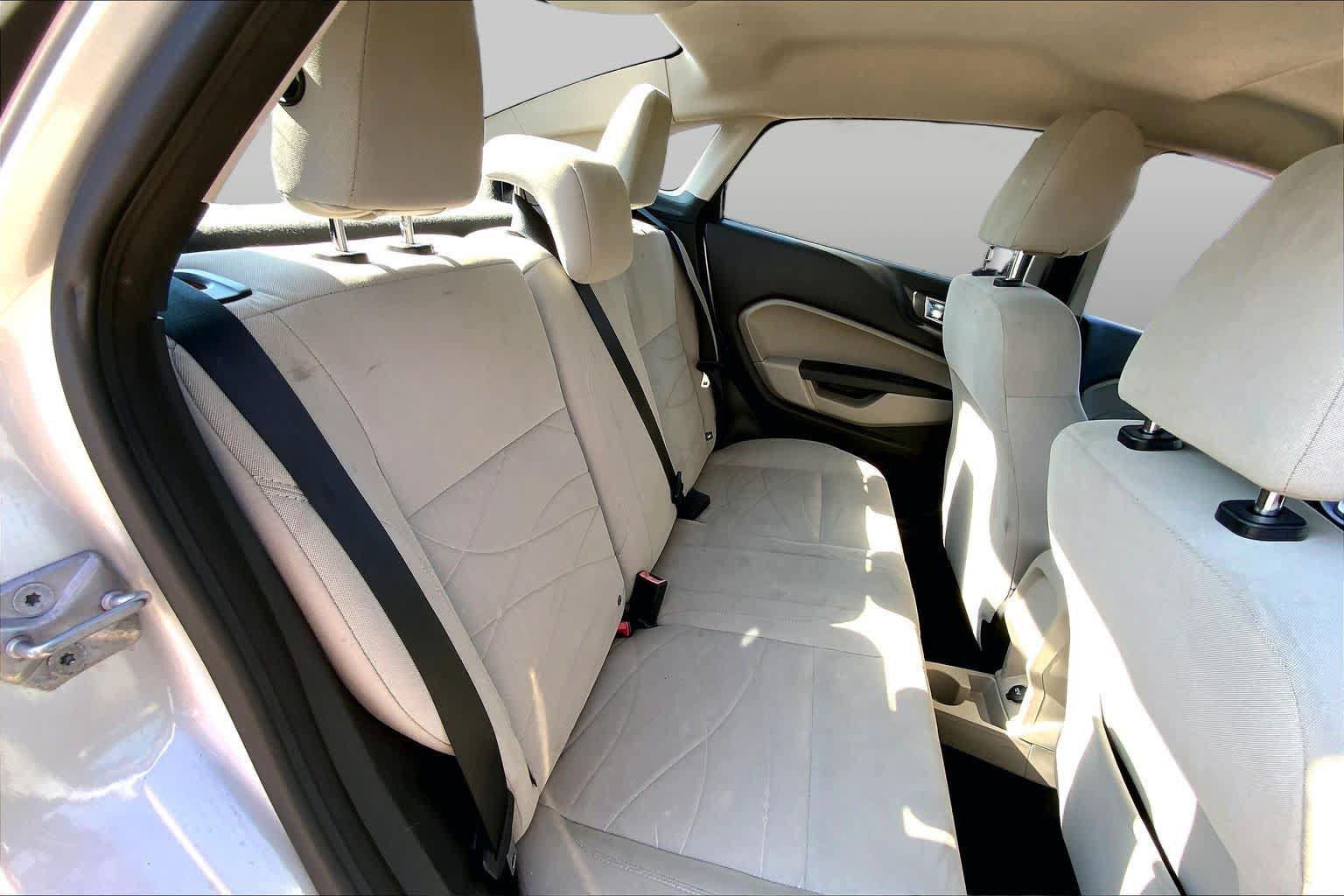 Used 2014 Ford Fiesta SE FWD image 16