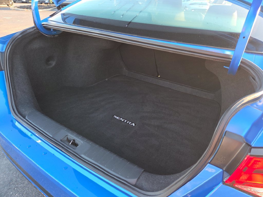 Certified 2025 Nissan Sentra SR FWD image 27