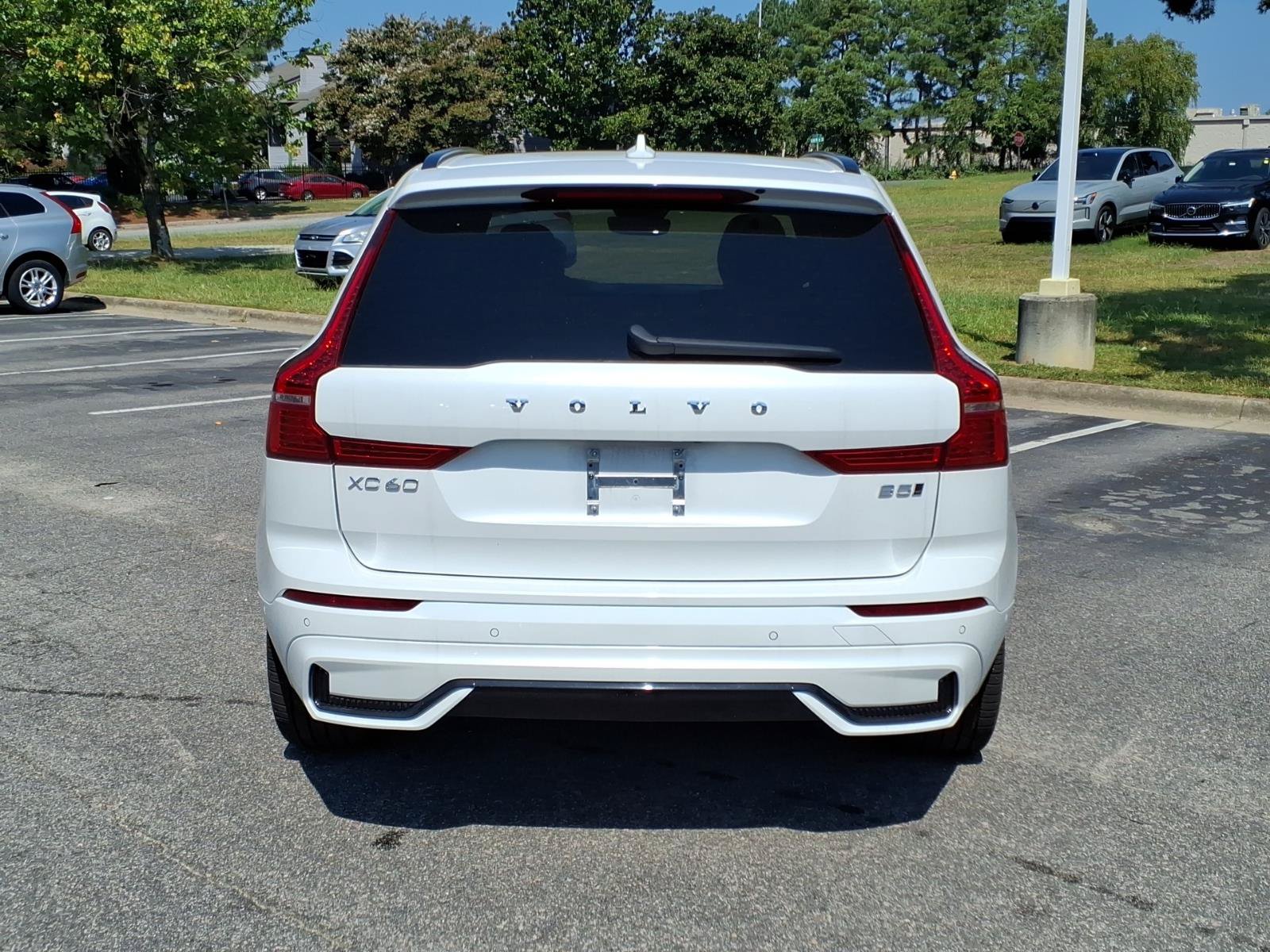 Used 2025 Volvo XC60 B5 Ultra AWD/4WD image 24