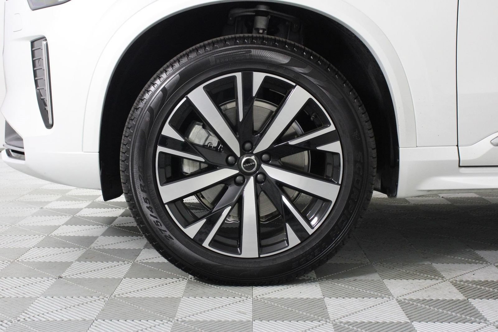 Certified 2026 Volvo XC90 B5 Core AWD/4WD image 28
