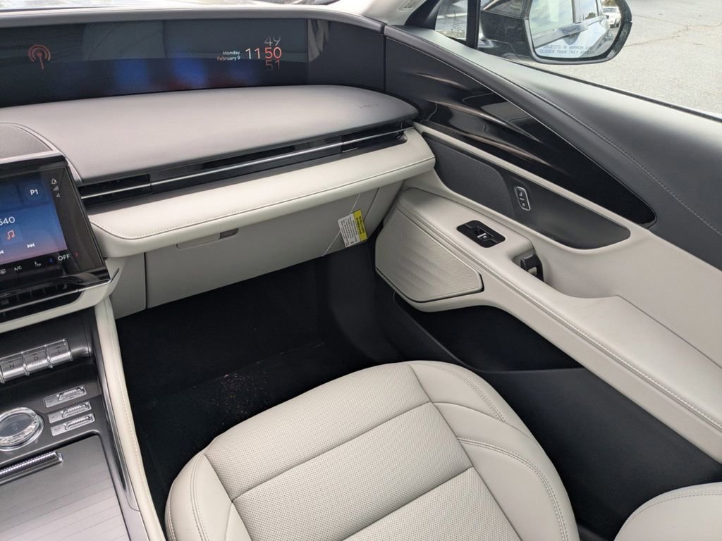 New 2026 Lincoln Nautilus Premier image 17