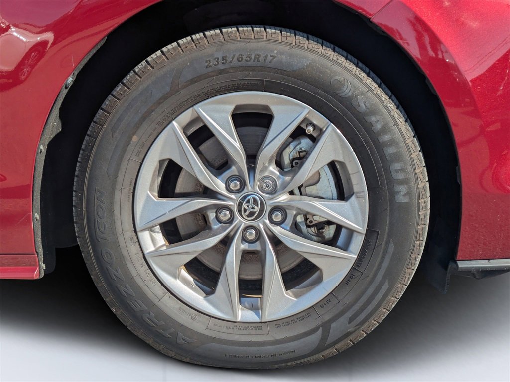 Used 2021 Toyota Sienna XLE w/ XLE Plus Package image 10