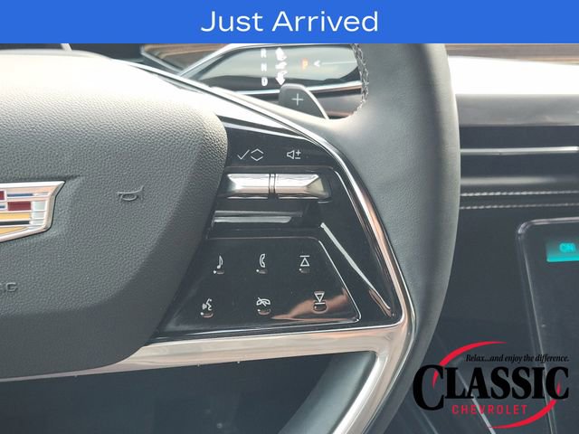 Used 2025 Cadillac Escalade ESV Premium Luxury w/ LPO, Floor Liner Package AWD/4WD image 39