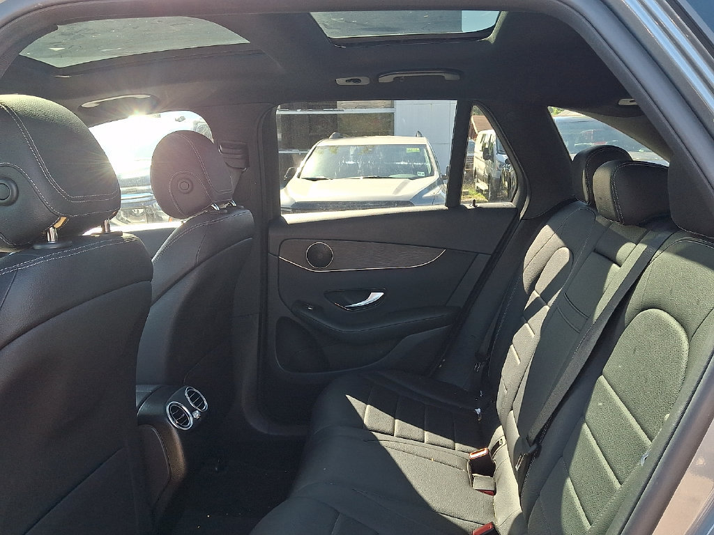 Used 2020 Mercedes-Benz GLC 300 4MATIC image 9