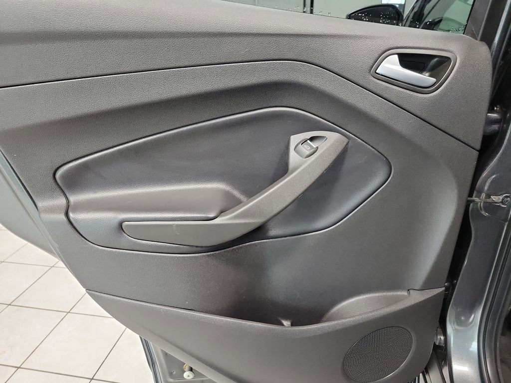 Used 2019 Ford Escape SEL image 25