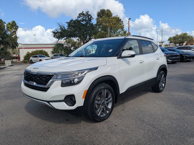 Used 2023 Kia Seltos S w/ Navigation Package FWD image 4