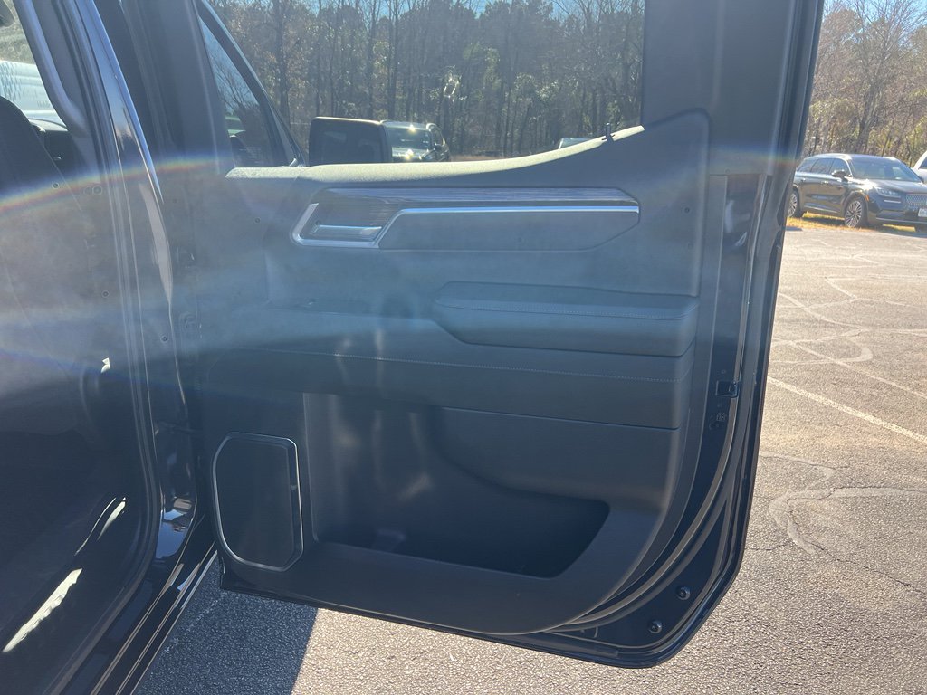 Used 2023 GMC Sierra 1500 Elevation image 25