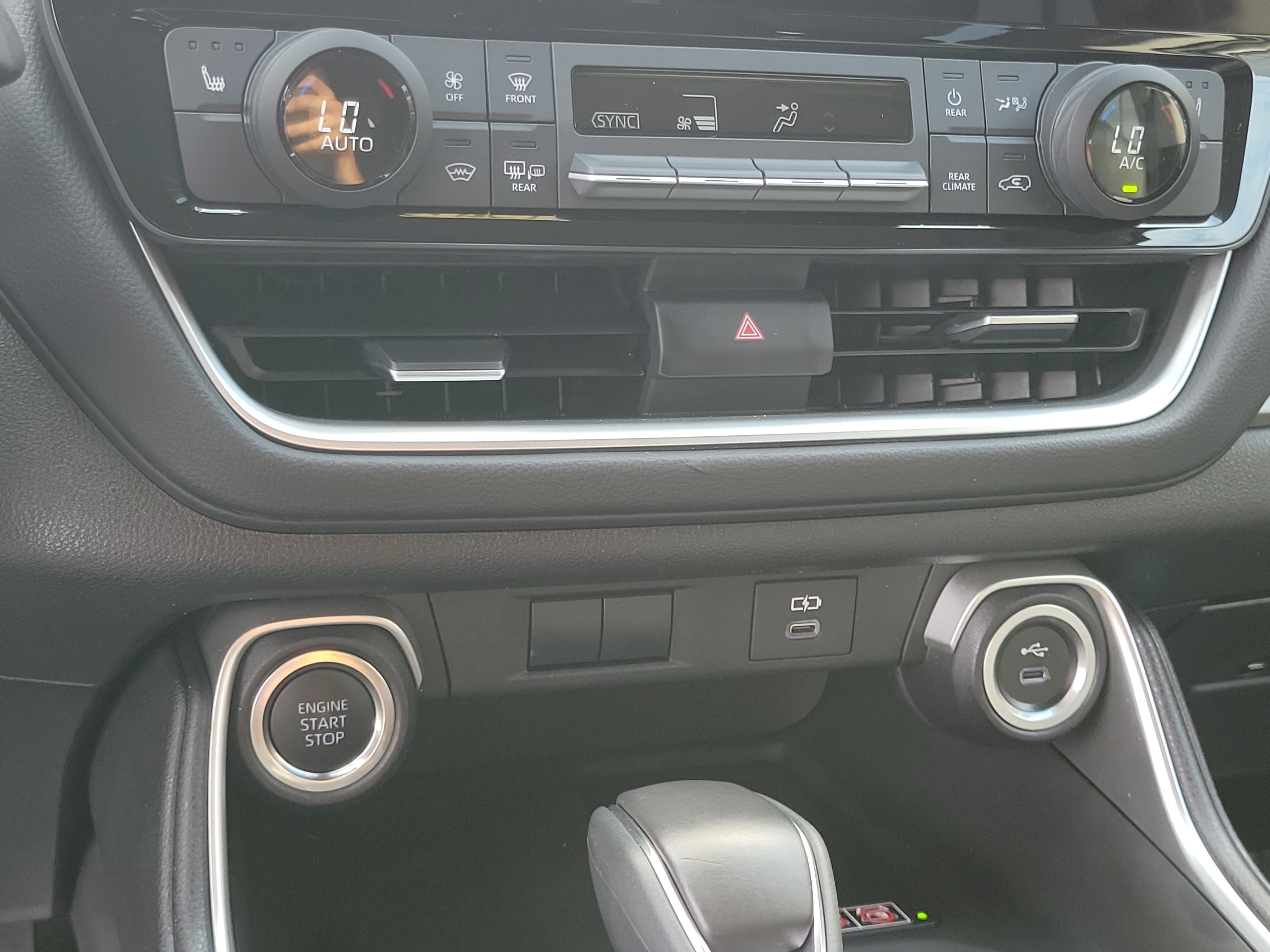 Used 2025 Toyota Grand Highlander AWD image 27