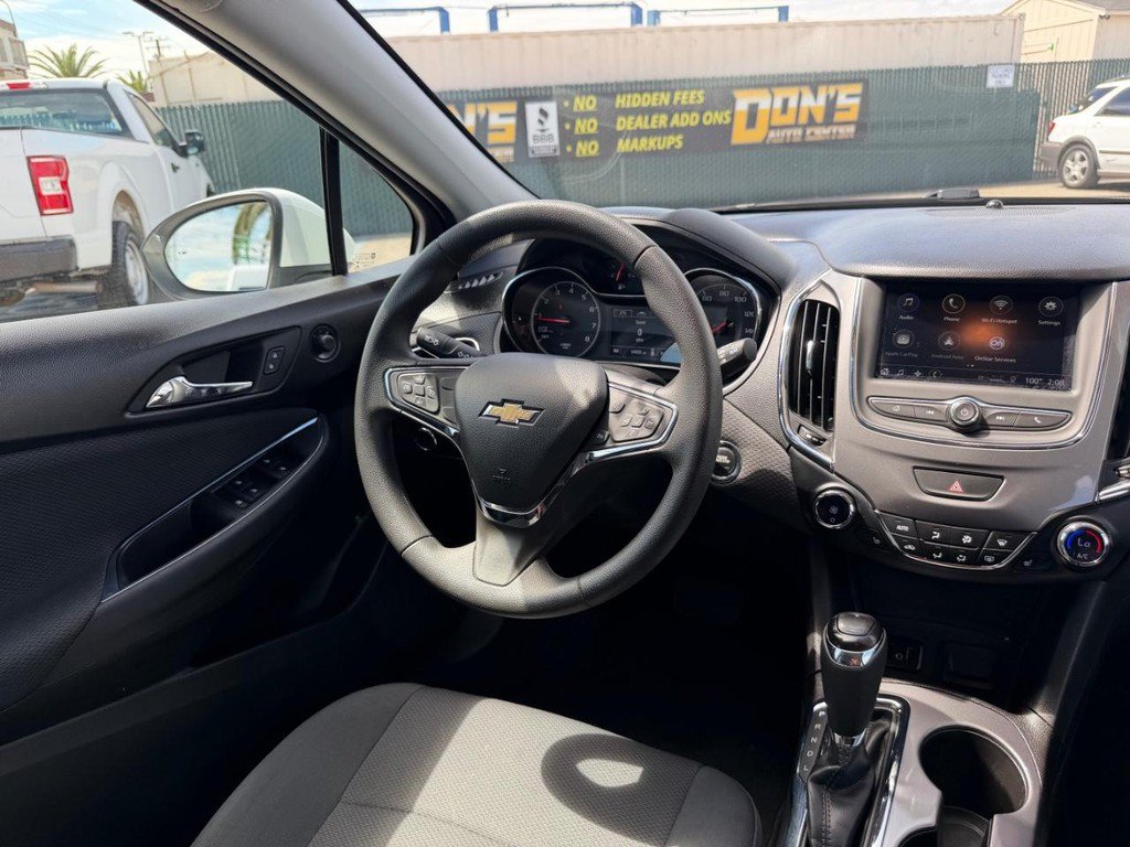 Used 2019 Chevrolet Cruze LT w/ Convenience Package FWD image 22