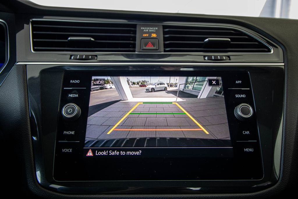 Used 2023 Volkswagen Tiguan SE R-Line image 44