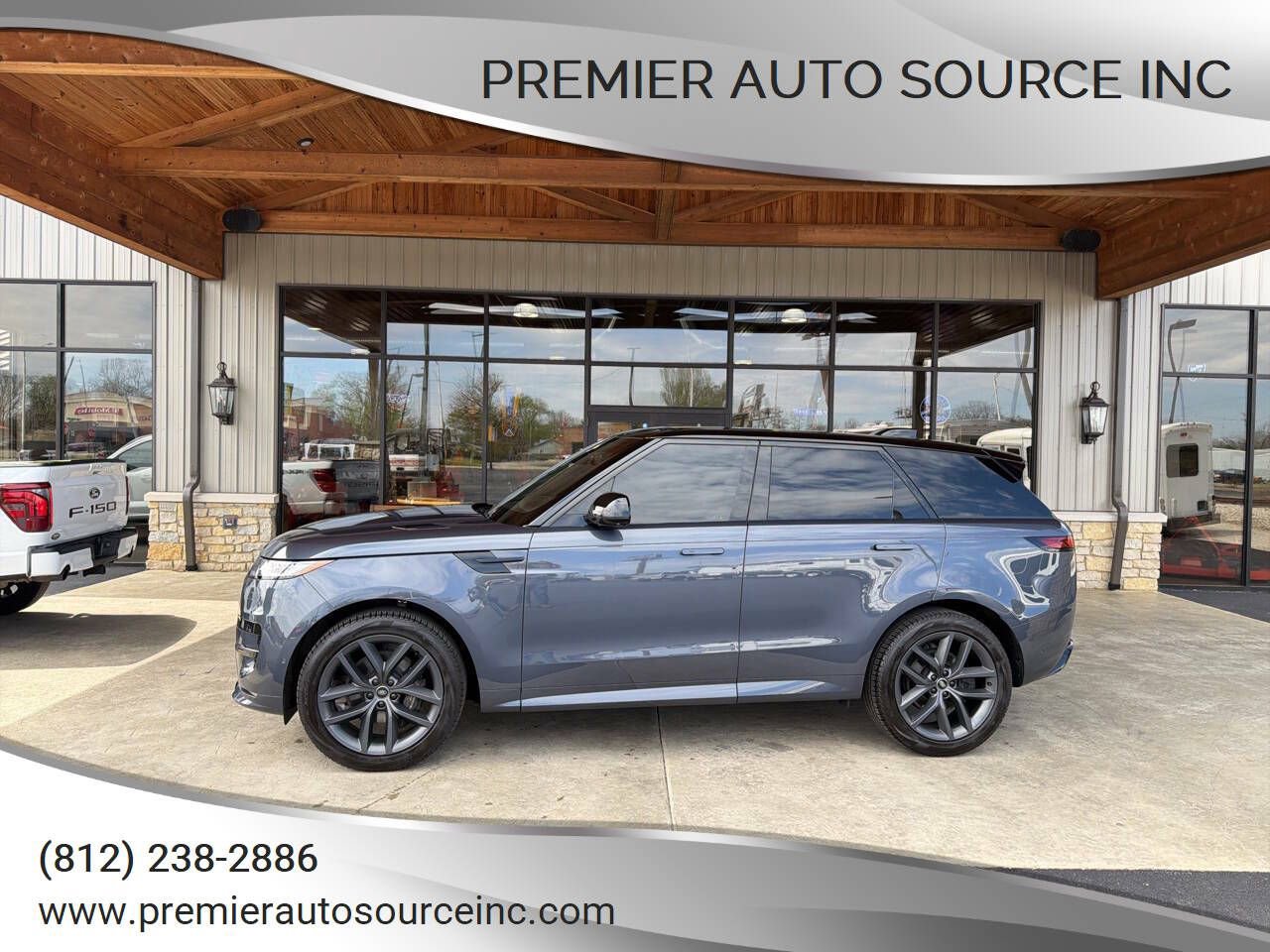 Used 2024 Land Rover Range Rover Sport Dynamic SE AWD/4WD image 1