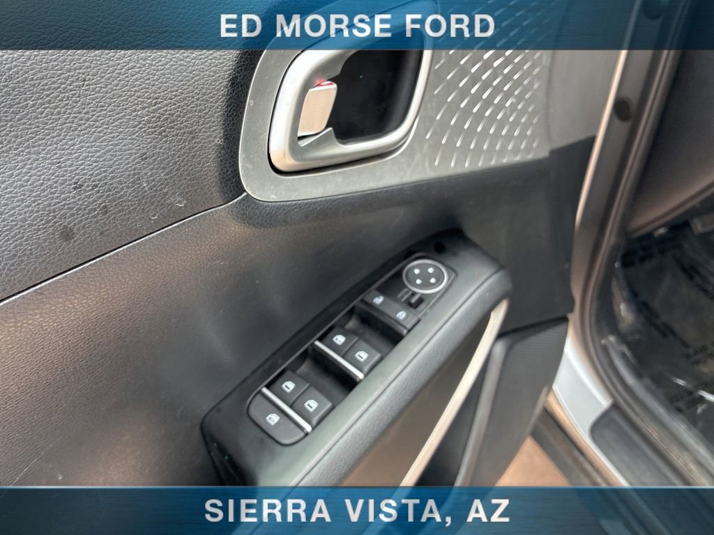 Used 2025 Kia Soul LX FWD image 20