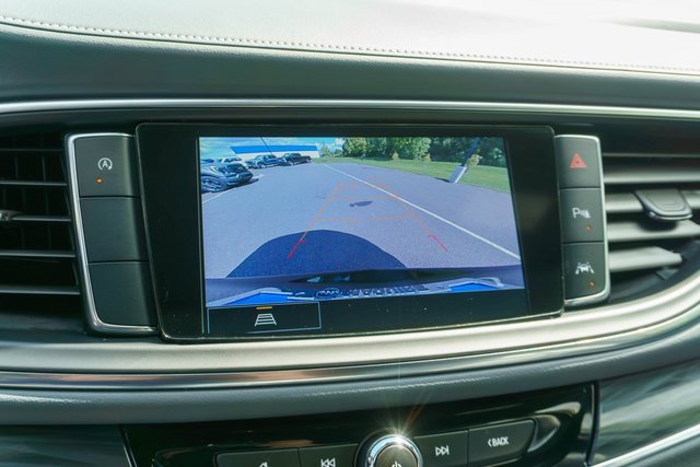 Used 2023 Buick Enclave Essence image 31