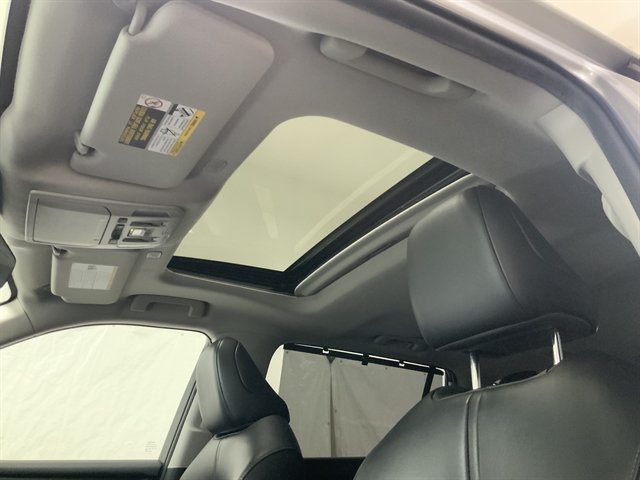 Used 2023 Toyota Highlander XLE AWD/4WD image 24