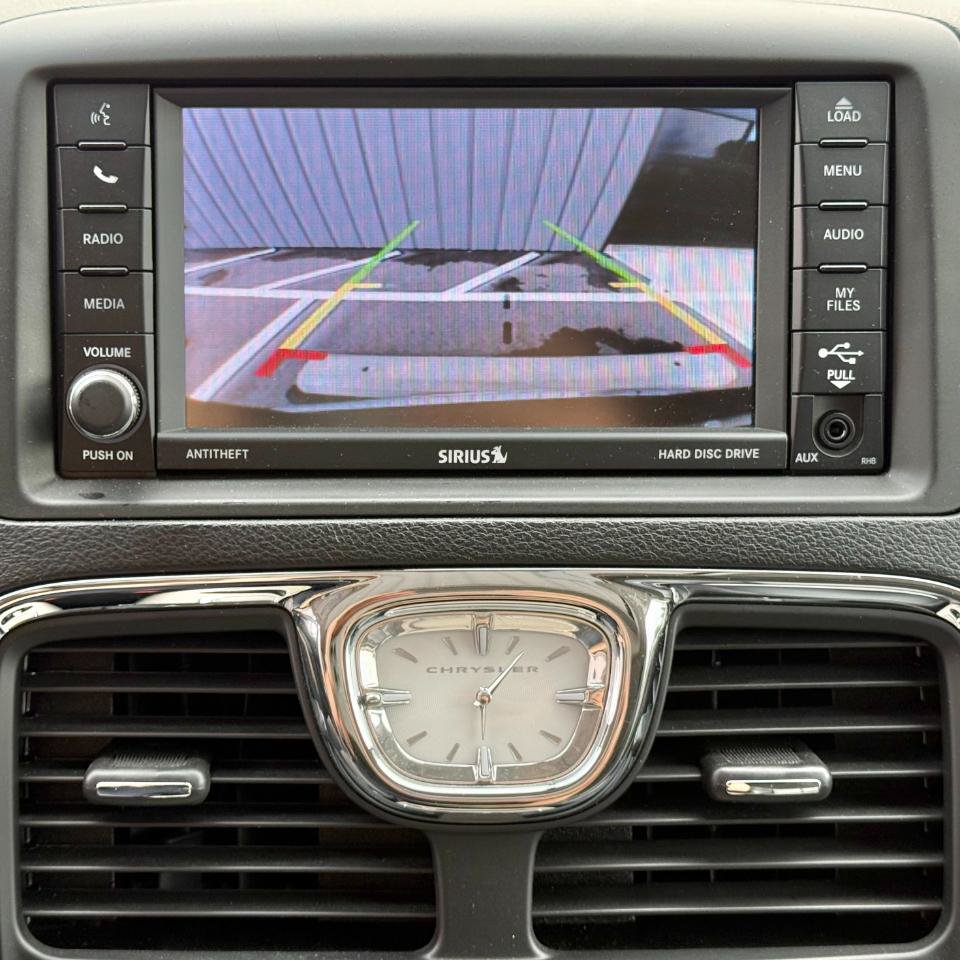 Used 2016 Chrysler Town & Country Limited Platinum w/ Trailer Tow Group FWD image 12