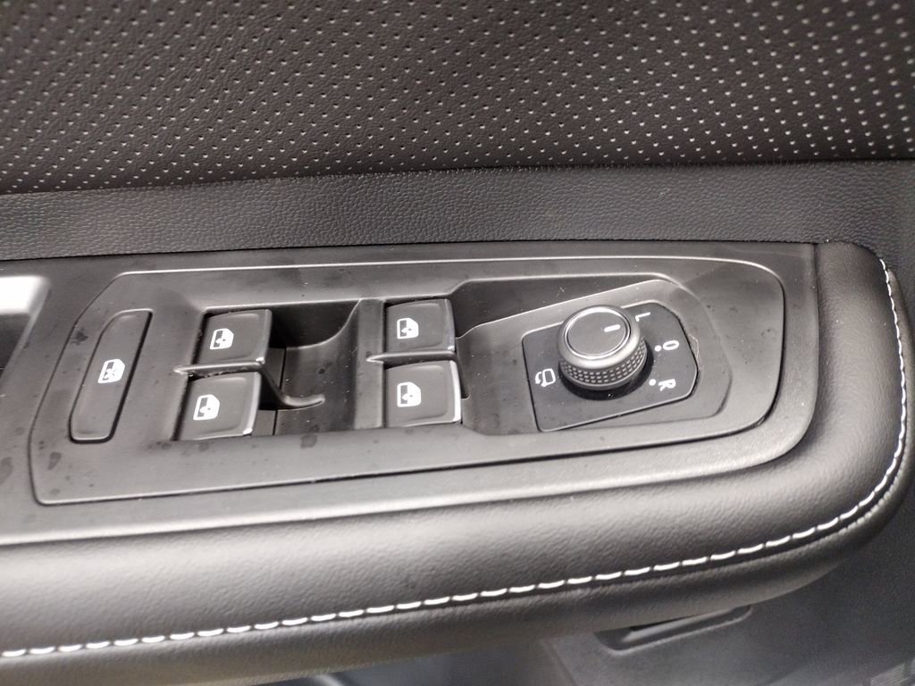 New 2026 Volkswagen Atlas SEL Premium R-Line image 25