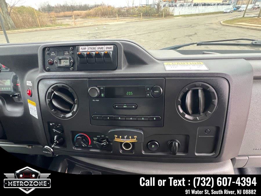 Used 2011 Ford E-350 and Econoline 350 Super Duty w/ PWR Group image 22