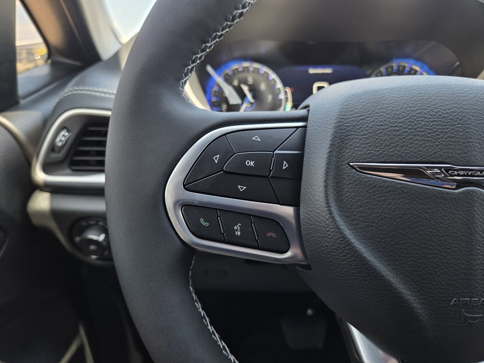 New 2026 Chrysler Pacifica Select FWD image 38