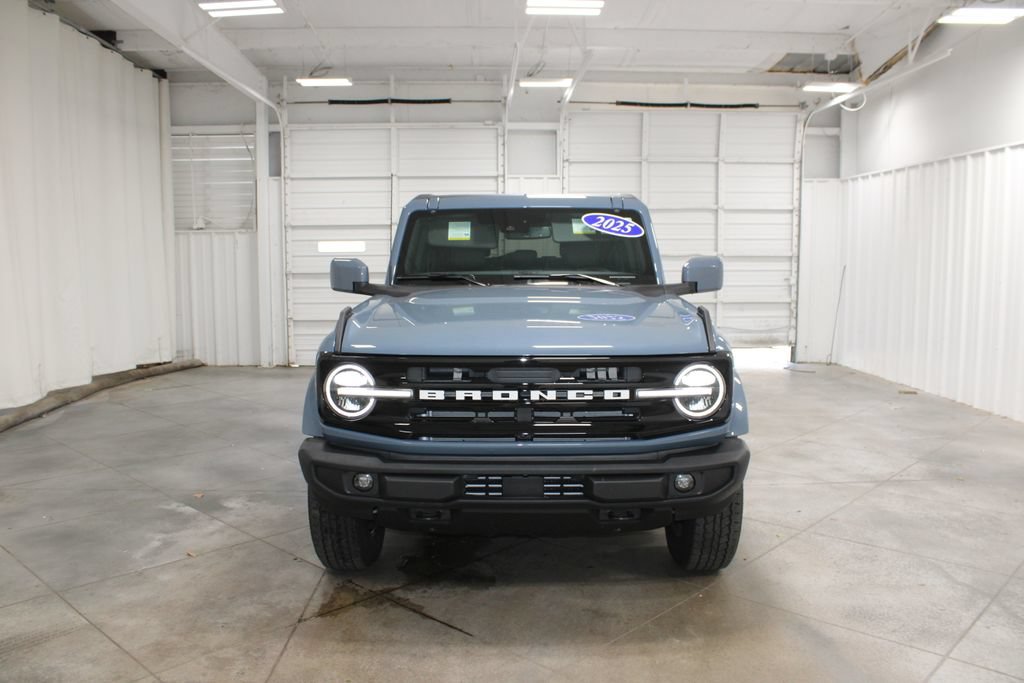 Used 2025 Ford Bronco Outer Banks AWD/4WD image 3