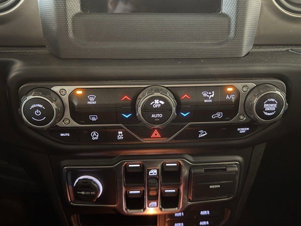 Used 2020 Jeep Wrangler Unlimited Willys image 12