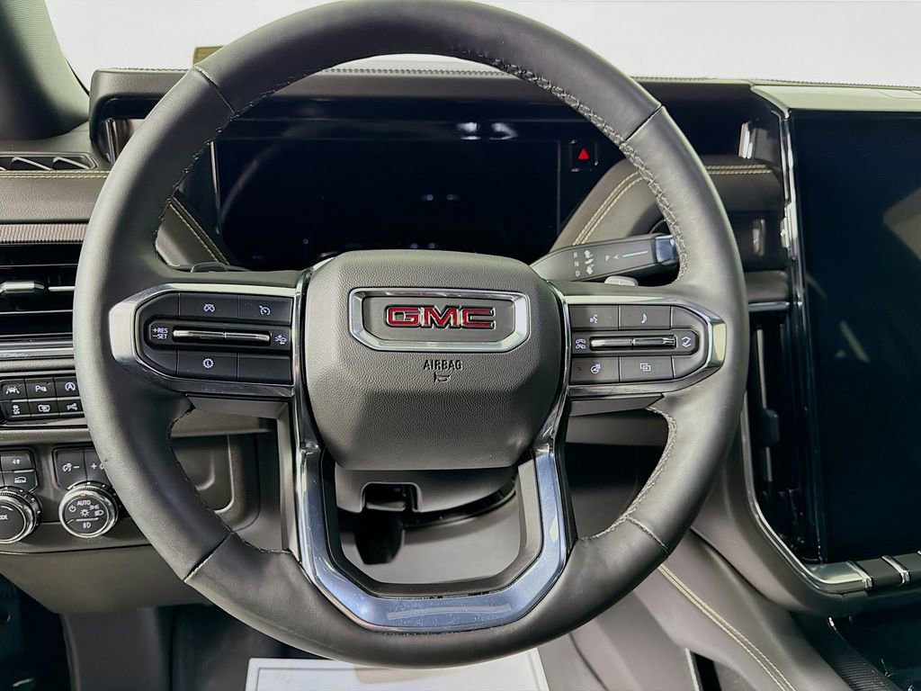 Used 2025 GMC Yukon Elevation AWD/4WD image 13